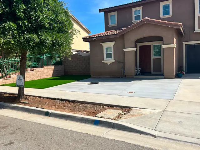 Residential artificial grass front yard in Perris, CA